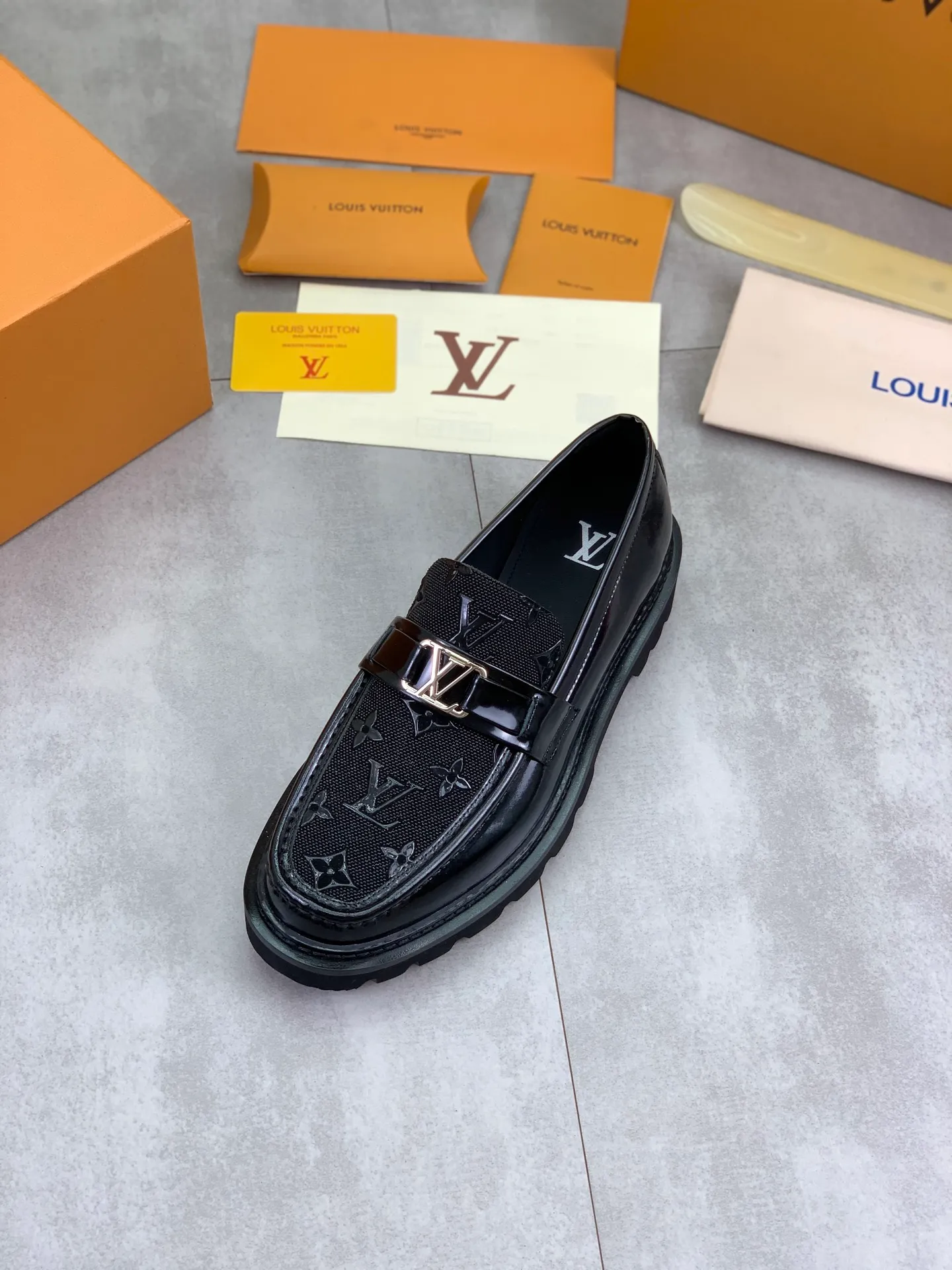 Factory price P820 💎💎💎LOUIS VUITTON [Louis Vuitton] - LV men's business casual leather shoes, luxurious and noble 👞All imported original cowhide, just to create a more comfortable wearing experience, upper: original high-end calfskin ➕Imported soft cowhide lining, original lightweight foam outsole ✔️ Color: 6️⃣colors available Size: 39-44 (38.45 46 can be customized (non-returnable)